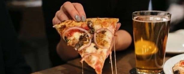 Cafe Extrablatt pizza