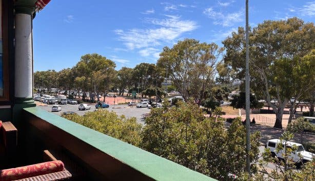 Café Extrablatt 2025 photoshop