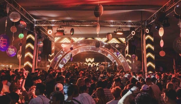 sexy groovy love NYD 3