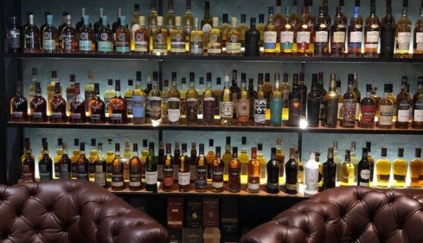 whisky_library_(whisky shelf2)