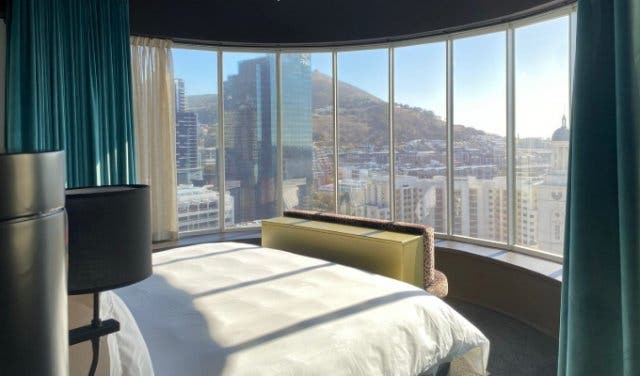 Hotel_Sky_Cape_Town_suite