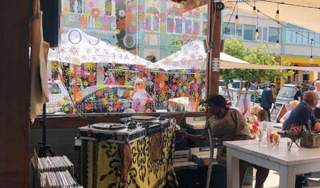 'Perfect summer: Eat Napoli pizza under a palm tree - 2025'
