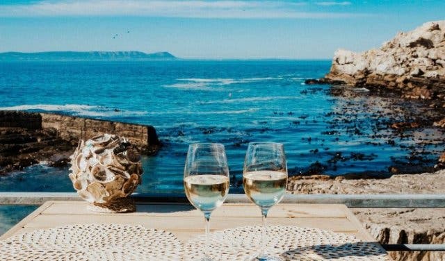 'Perlemoen offers fresh, local abalone and sea views - 2025'
